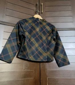Madame Stylish Plaid Checks Cropped Top