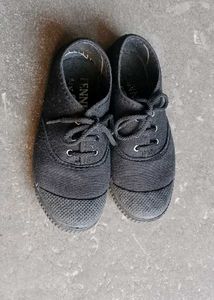kids school shoes