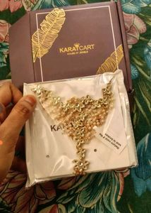 Elegant Hand Harness with Pearls