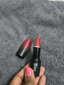 Staze 3-in-1 lipstick - Scarlet whisper