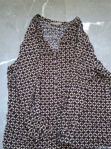 Chic Printed V-Neck Top