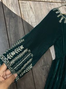 Elegant Emerald Green Velvet Gown