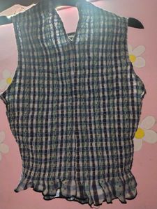 Cute Gingham Smocked Crop Top 🤌🤌✨
