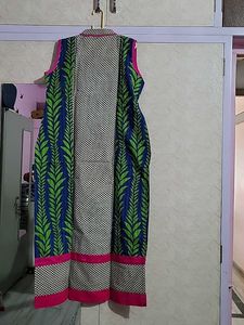 Vibrant Floral Print Sleeveless Kurta