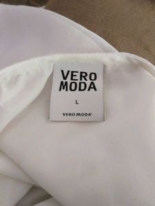 🤍 Vero Moda का खूबसूरत व्हाइट टॉप