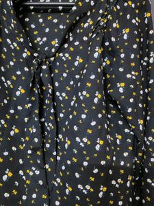 Black Floral Vanhuesen Formal Top