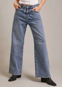 Vintage Y2K Wide leg jeans Unique Belt Detailing