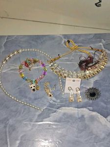 Assorted Women's Jewellery Set