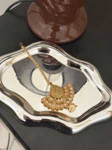 Elegant Kundan Maang Tikka