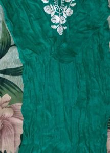 Elegant Emerald Green Embroidered Kurta