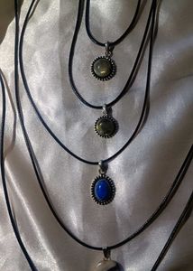 gemstone pendant necklace (healing crystals)