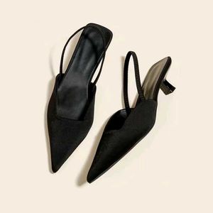 Chic Black Slingback Heels