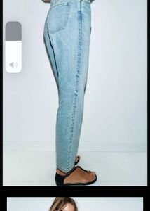 Light Wash High Rise Denim Jeans ( mom fit)