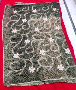 Elegant animal print Embroiderd Saree ✨
