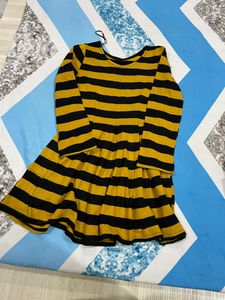 Dress With Mustard Black Stripes And A Belt
