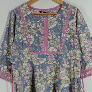Palakh Multicolored Floral Printed Kurta (Women)