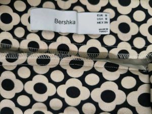 Chic Black &amp; White Patterned Skirt