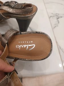 Clarks Used 2 Times Only