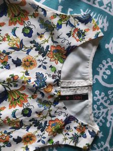 Floral Print Sleeveless Top