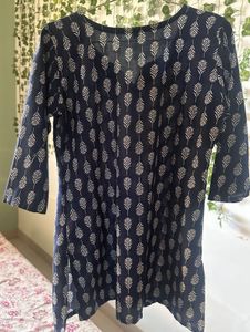 Set of 2 Printed Cotton Kurtas