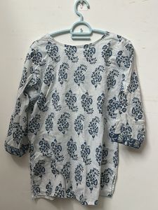 White &amp; Blue Floral Printed Short Kurti
