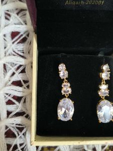 Elegant Drop Earrings with Oval Stones anti turnis