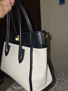 Chic Black &amp; White Tote Bag