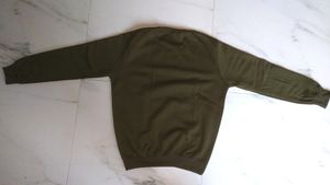 This is a sweat shirt by ck company and it is size xxl and it is a master copy of ck company