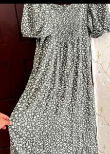 Chic Green Floral Smocked Top