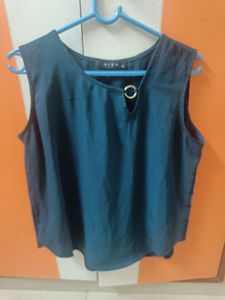 Stylish Sleeveless Blue Top