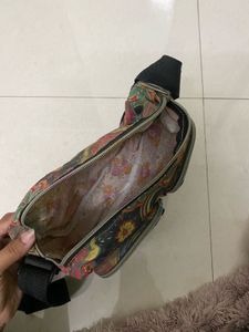Vibrant Floral Print Crossbody Bag