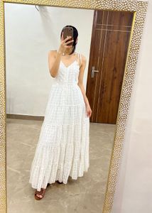 Boho-Chic White Eyelet Maxi Dress🤍🦢