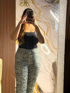 Stylish Black One-Shoulder Bodysuit