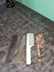 Vintage Comb Set of 4