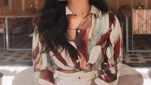 Abstract Print Button-Up Shirt