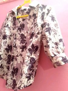 Beautiful Floral Top 💜