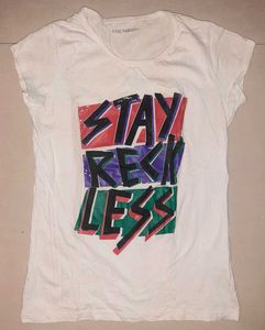 💌 STAY RECKLESS – Statement Graphic Tee