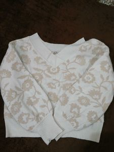 Floral Print v nrck or offshoulder pullover