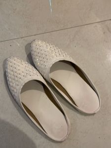 White Embellished Juttis
