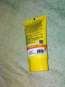 Mamaearth vitamin c daily glow sunscreen