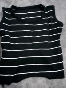 Classic Black &amp; White Striped Sleeveless Top