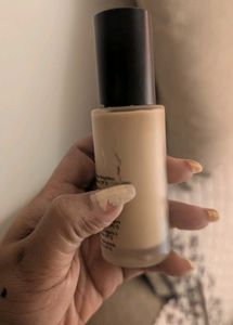 Bobbi Brown Foundation
