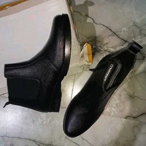 Stylish Black Chelsea Boots