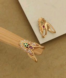 Elegant Gold Ring