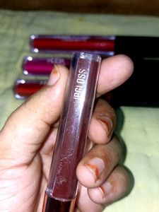 Huda Beauty Liquid Lipsticks Bundle