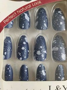 BEAUTIFUL NAILS