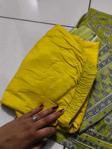 Green Floral Kurta Set with Yellow Bottom
