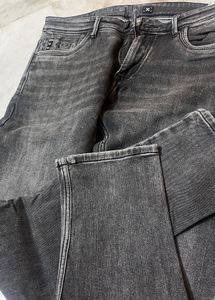 Men's Blue V-Neck T-Shirt &amp; Grey Jeans