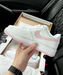 Nike Air Force 1 - White Pink