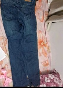 Classic Blue Straight Leg Jeans with Frayed Hem